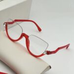 عینک بلوکات زنانه فندی (FENDI) با فریم نیم‌فریم پروانه‌ای - Image 4